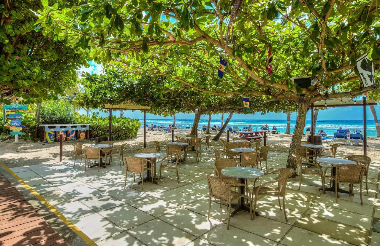 מלון Courtyard By Marriott Bridgetown, Barbados מראה חיצוני תמונה