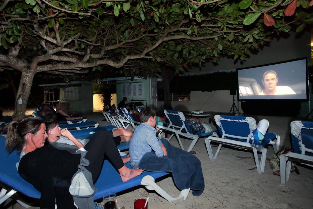 מלון Courtyard By Marriott Bridgetown, Barbados מראה חיצוני תמונה