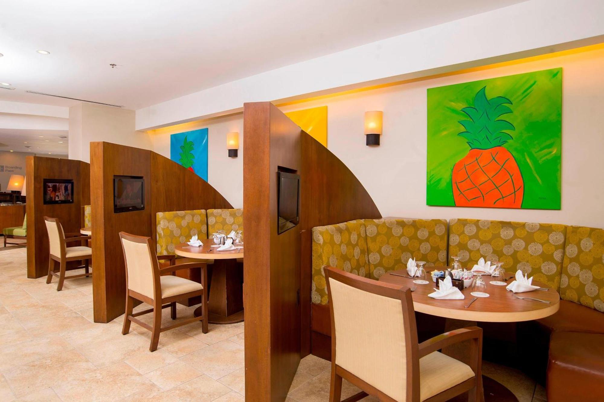 מלון Courtyard By Marriott Bridgetown, Barbados מראה חיצוני תמונה