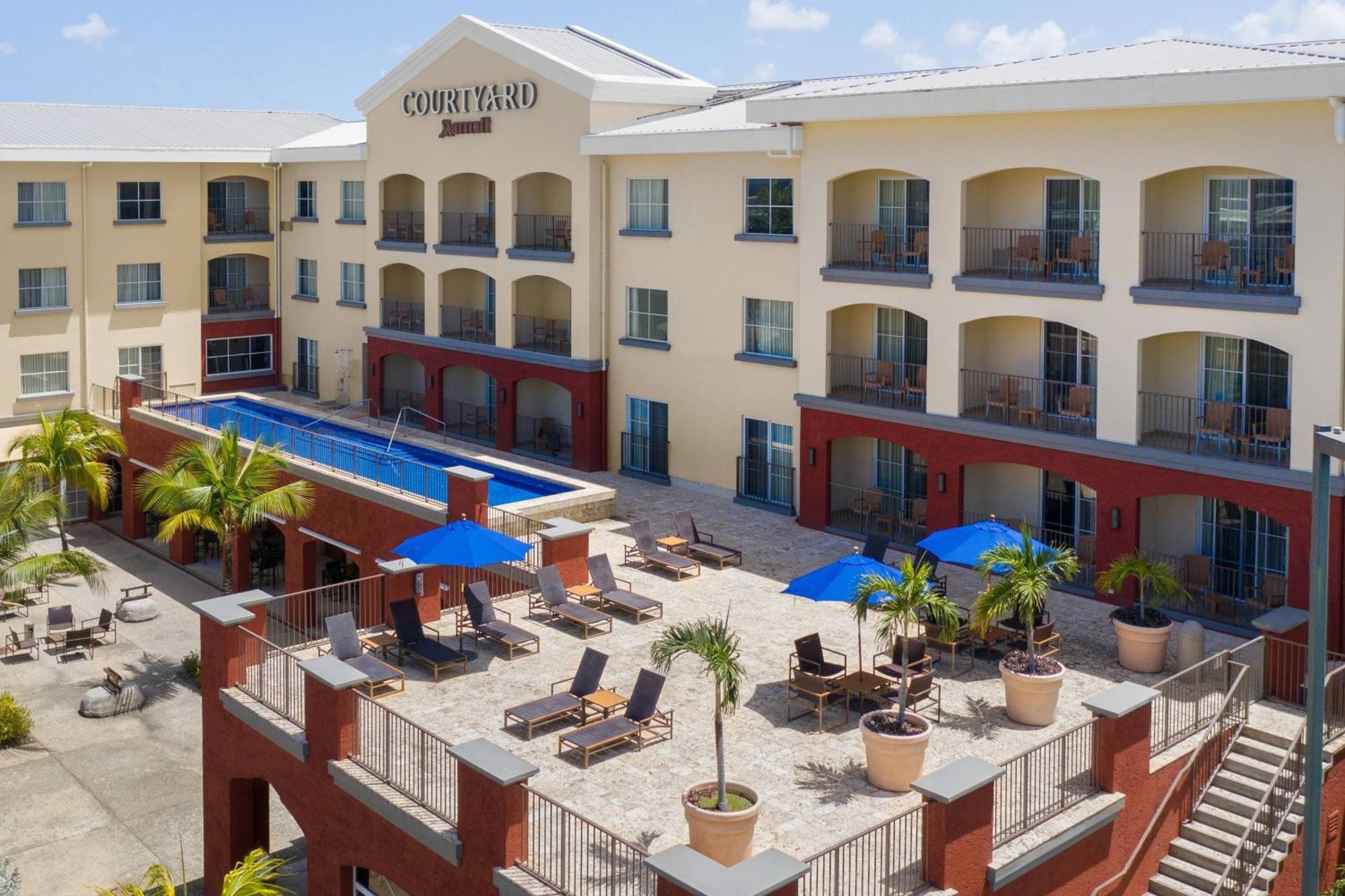מלון Courtyard By Marriott Bridgetown, Barbados מראה חיצוני תמונה