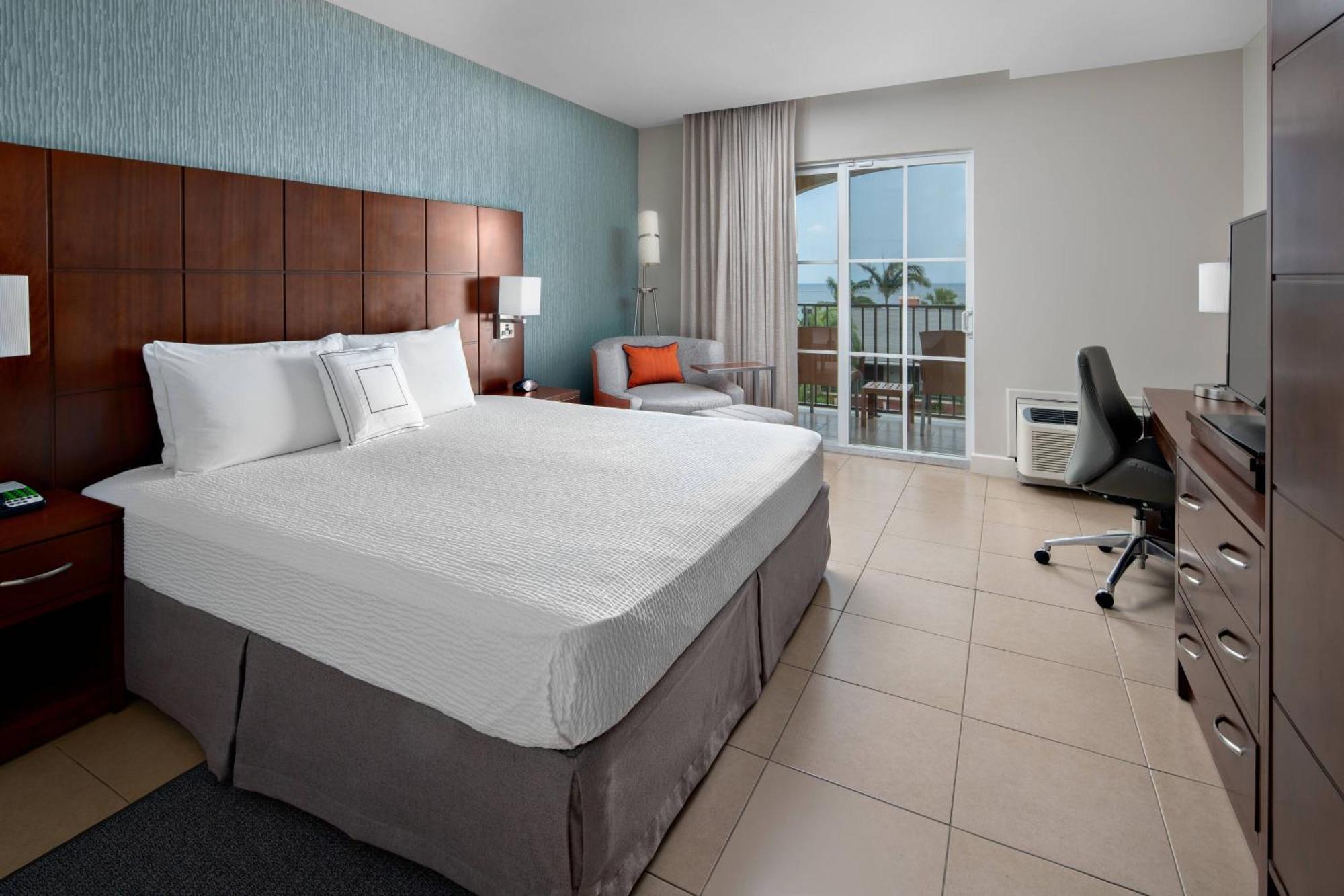 מלון Courtyard By Marriott Bridgetown, Barbados מראה חיצוני תמונה