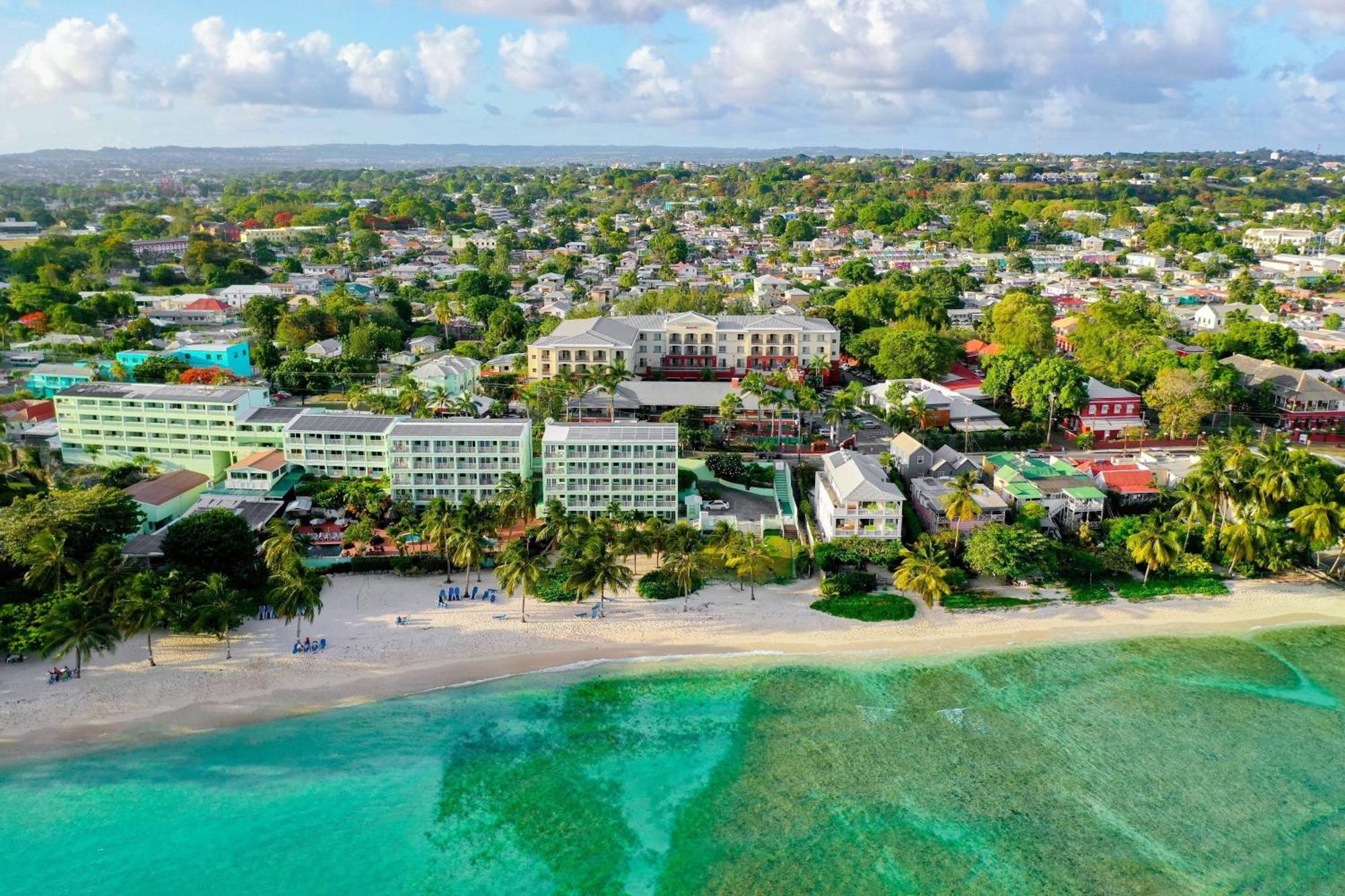 מלון Courtyard By Marriott Bridgetown, Barbados מראה חיצוני תמונה