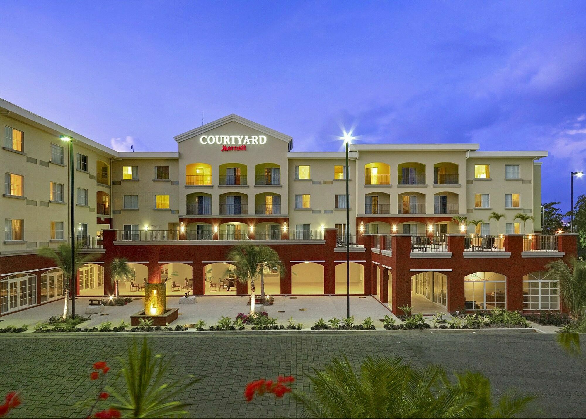 מלון Courtyard By Marriott Bridgetown, Barbados מראה חיצוני תמונה